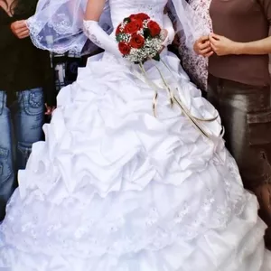 Продам свадебное платье, белое, размер 44-46 